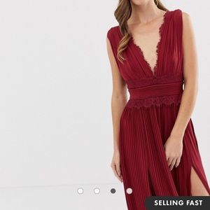 Lace insert pleated maxi dress in oxblood